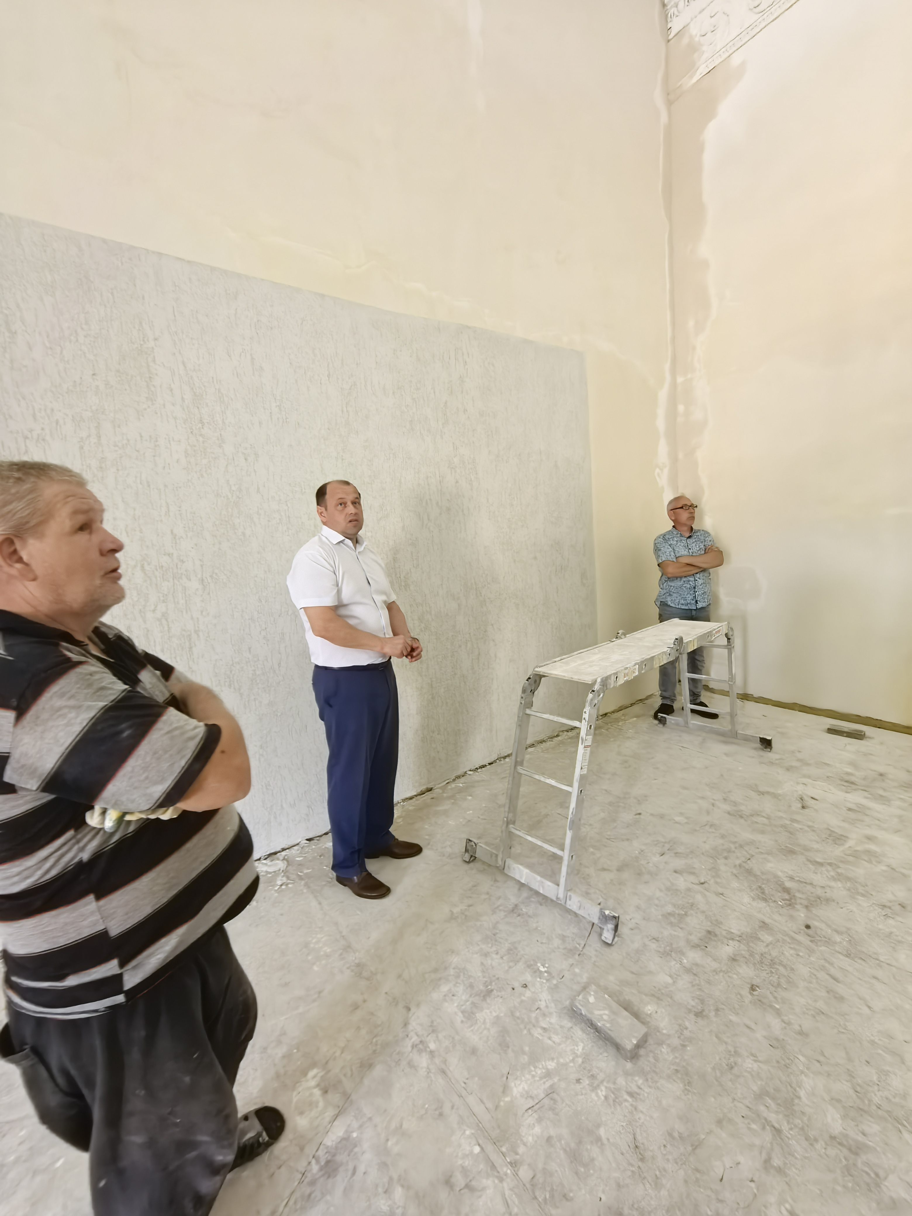 Контроль строительных работ.